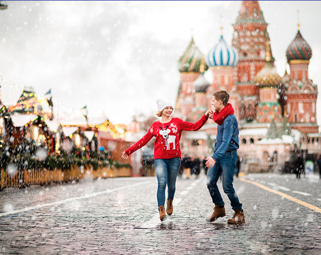 happy couple in moscow